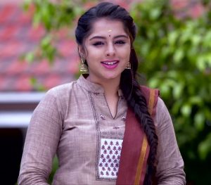 Vaishnavi as Janani In Kanalppoovu Serial