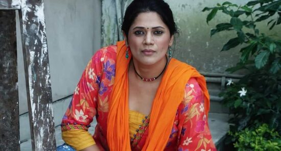 Karuna Pandey as Basanti